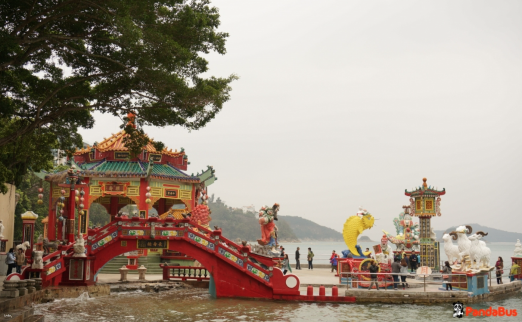 Tour Hong Kong Island by Public Transport! Peak Tram Ride, Tim Ho Wan Dim Sum Lunch, Repulse Bay, and Stanley Market (with Japanese Guide) by Panda Bus - Photo 1 of 9